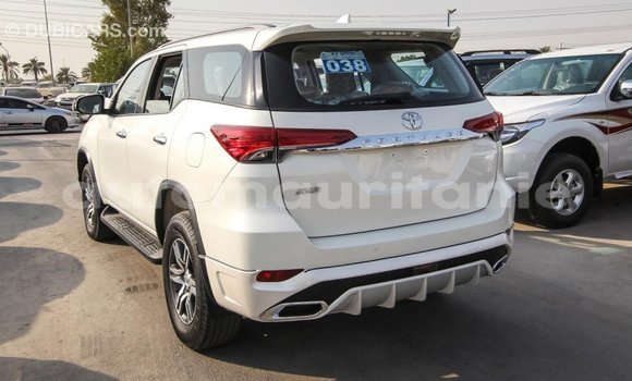 Acheter Import Voiture Toyota Fortuner Blanc à Import - Dubai, Adrar Acheter Import Voiture Toyota Fortuner Blanc à Import - Dubai, Adrar