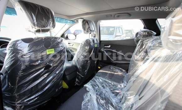 Acheter Import Voiture Hyundai Santa Fe Blanc à Import - Dubai, Adrar Acheter Import Voiture Hyundai Santa Fe Blanc à Import - Dubai, Adrar