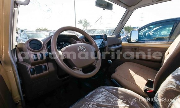 Acheter Import Voiture Toyota Land Cruiser Beige à Import - Dubai, Adrar Acheter Import Voiture Toyota Land Cruiser Beige à Import - Dubai, Adrar