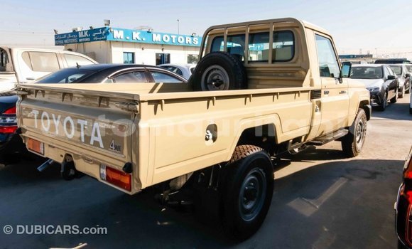 Acheter Import Voiture Toyota Land Cruiser Beige à Import - Dubai, Adrar Acheter Import Voiture Toyota Land Cruiser Beige à Import - Dubai, Adrar