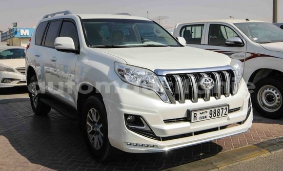 Acheter Import Voiture Toyota Prado Blanc à Import - Dubai, Adrar Acheter Import Voiture Toyota Prado Blanc à Import - Dubai, Adrar