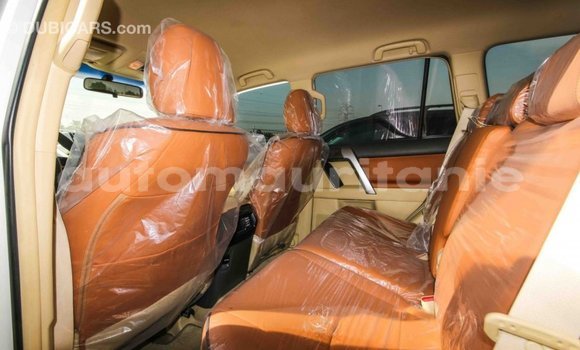 Acheter Import Voiture Toyota Prado Blanc à Import - Dubai, Adrar Acheter Import Voiture Toyota Prado Blanc à Import - Dubai, Adrar