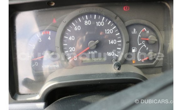 Acheter Import Voiture Mitsubishi Carisma Blanc à Import - Dubai, Adrar