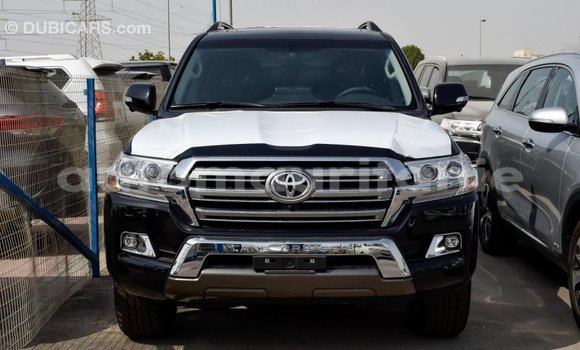 Acheter Import Voiture Toyota Land Cruiser Noir à Import - Dubai, Adrar Acheter Import Voiture Toyota Land Cruiser Noir à Import - Dubai, Adrar