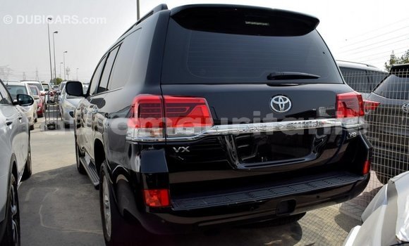 Acheter Import Voiture Toyota Land Cruiser Noir à Import - Dubai, Adrar Acheter Import Voiture Toyota Land Cruiser Noir à Import - Dubai, Adrar