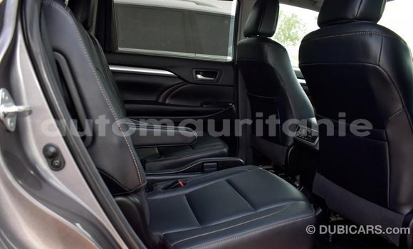 Acheter Import Voiture Toyota Highlander Autre à Import - Dubai, Adrar Acheter Import Voiture Toyota Highlander Autre à Import - Dubai, Adrar