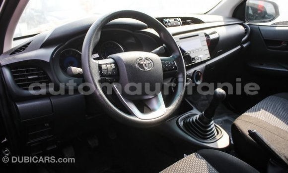 Acheter Import Voiture Toyota Hilux Noir à Import - Dubai, Adrar Acheter Import Voiture Toyota Hilux Noir à Import - Dubai, Adrar