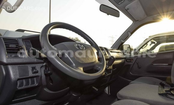 Acheter Import Voiture Toyota Hiace Blanc à Import - Dubai, Adrar Acheter Import Voiture Toyota Hiace Blanc à Import - Dubai, Adrar