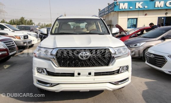 Acheter Import Voiture Toyota Land Cruiser Blanc à Import - Dubai, Adrar Acheter Import Voiture Toyota Land Cruiser Blanc à Import - Dubai, Adrar