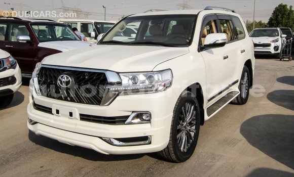 Acheter Import Voiture Toyota Land Cruiser Blanc à Import - Dubai, Adrar Acheter Import Voiture Toyota Land Cruiser Blanc à Import - Dubai, Adrar