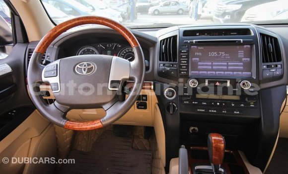 Acheter Import Voiture Toyota Land Cruiser Blanc à Import - Dubai, Adrar Acheter Import Voiture Toyota Land Cruiser Blanc à Import - Dubai, Adrar