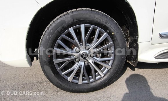 Acheter Import Voiture Toyota Land Cruiser Blanc à Import - Dubai, Adrar Acheter Import Voiture Toyota Land Cruiser Blanc à Import - Dubai, Adrar