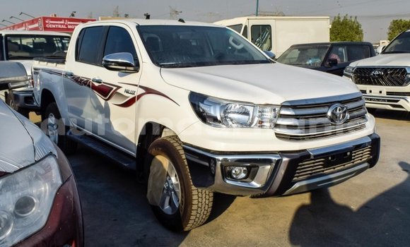 Acheter Import Voiture Toyota Hilux Blanc à Import - Dubai, Adrar Acheter Import Voiture Toyota Hilux Blanc à Import - Dubai, Adrar