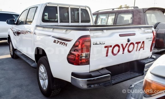 Acheter Import Voiture Toyota Hilux Blanc à Import - Dubai, Adrar Acheter Import Voiture Toyota Hilux Blanc à Import - Dubai, Adrar