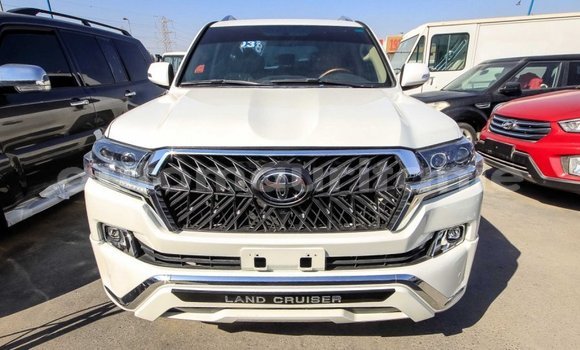 Acheter Import Voiture Toyota Land Cruiser Blanc à Import - Dubai, Adrar Acheter Import Voiture Toyota Land Cruiser Blanc à Import - Dubai, Adrar