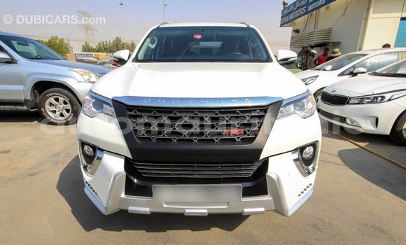 Acheter Import Voiture Toyota Fortuner Blanc à Import - Dubai, Adrar Acheter Import Voiture Toyota Fortuner Blanc à Import - Dubai, Adrar