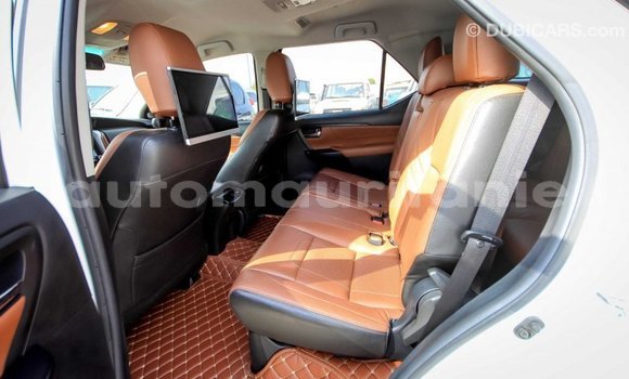 Acheter Import Voiture Toyota Fortuner Blanc à Import - Dubai, Adrar Acheter Import Voiture Toyota Fortuner Blanc à Import - Dubai, Adrar