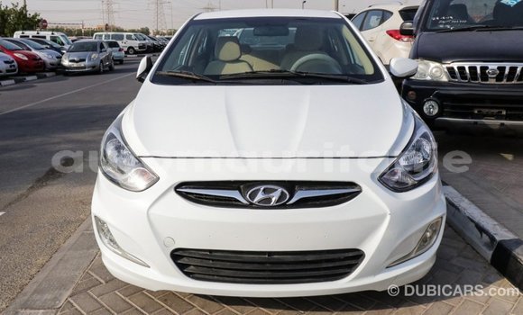 Acheter Import Voiture Hyundai Accent Blanc à Import - Dubai, Adrar Acheter Import Voiture Hyundai Accent Blanc à Import - Dubai, Adrar