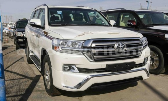 Acheter Import Voiture Toyota Land Cruiser Blanc à Import - Dubai, Adrar Acheter Import Voiture Toyota Land Cruiser Blanc à Import - Dubai, Adrar