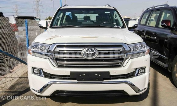 Acheter Import Voiture Toyota Land Cruiser Blanc à Import - Dubai, Adrar Acheter Import Voiture Toyota Land Cruiser Blanc à Import - Dubai, Adrar