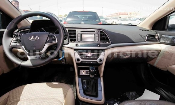 Acheter Import Voiture Hyundai Elantra Blanc à Import - Dubai, Adrar Acheter Import Voiture Hyundai Elantra Blanc à Import - Dubai, Adrar