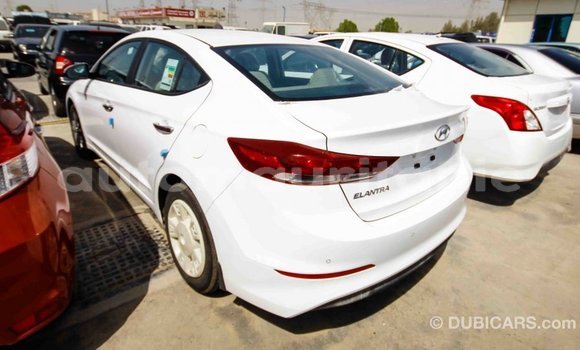 Acheter Import Voiture Hyundai Elantra Blanc à Import - Dubai, Adrar Acheter Import Voiture Hyundai Elantra Blanc à Import - Dubai, Adrar