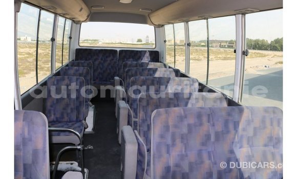 Acheter Import Voiture Nissan 350Z Blanc à Import - Dubai, Adrar Acheter Import Voiture Nissan 350Z Blanc à Import - Dubai, Adrar