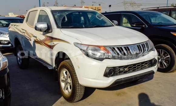 Acheter Import Voiture Mitsubishi L200 Blanc à Import - Dubai, Adrar Acheter Import Voiture Mitsubishi L200 Blanc à Import - Dubai, Adrar