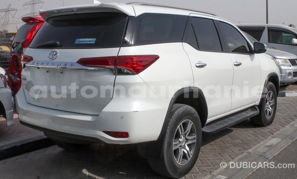 Acheter Import Voiture Toyota Fortuner Blanc à Import - Dubai, Adrar Acheter Import Voiture Toyota Fortuner Blanc à Import - Dubai, Adrar