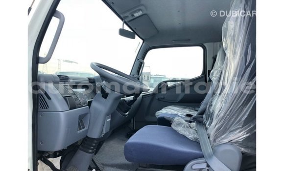 Acheter Import Voiture Mitsubishi Carisma Blanc à Import - Dubai, Adrar Acheter Import Voiture Mitsubishi Carisma Blanc à Import - Dubai, Adrar