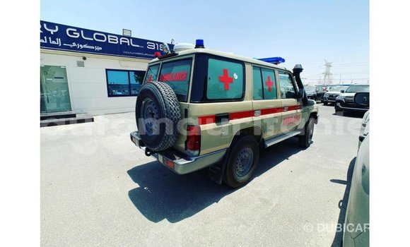 Buy Import Toyota Land Cruiser Beige Car in Import - Dubai in Adrar Buy Import Toyota Land Cruiser Beige Car in Import - Dubai in Adrar