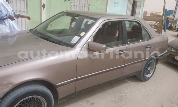Acheter Occasion Voiture Mercedes‒Benz C-Class Beige à Nouakchott au Nouakchott Ouest Acheter Occasion Voiture Mercedes‒Benz C-Class Beige à Nouakchott au Nouakchott Ouest