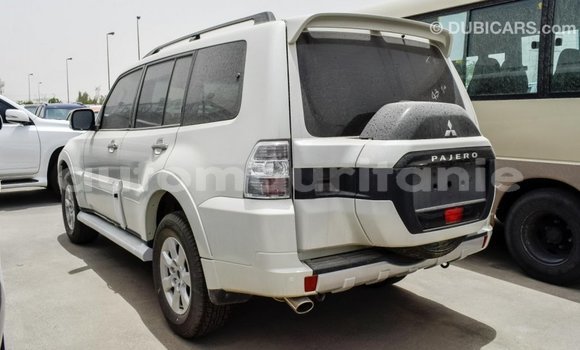 Acheter Import Voiture Mitsubishi Pajero Blanc à Import - Dubai, Adrar Acheter Import Voiture Mitsubishi Pajero Blanc à Import - Dubai, Adrar