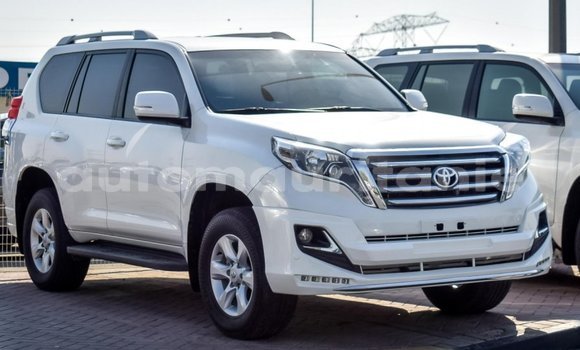 Acheter Import Voiture Toyota Prado Blanc à Import - Dubai, Adrar Acheter Import Voiture Toyota Prado Blanc à Import - Dubai, Adrar