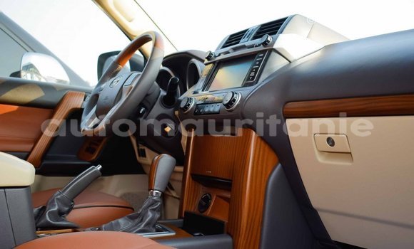 Acheter Import Voiture Toyota Prado Blanc à Import - Dubai, Adrar Acheter Import Voiture Toyota Prado Blanc à Import - Dubai, Adrar