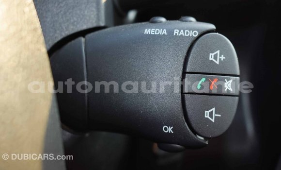 Acheter Import Voiture Renault Duster Blanc à Import - Dubai, Adrar Acheter Import Voiture Renault Duster Blanc à Import - Dubai, Adrar