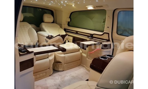 Buy Import Mercedes-Benz 250 Black Car in Import - Dubai in Adrar Buy Import Mercedes-Benz 250 Black Car in Import - Dubai in Adrar