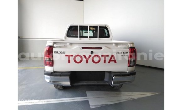 Buy Import Toyota Hilux White Car in Import - Dubai in Adrar Buy Import Toyota Hilux White Car in Import - Dubai in Adrar