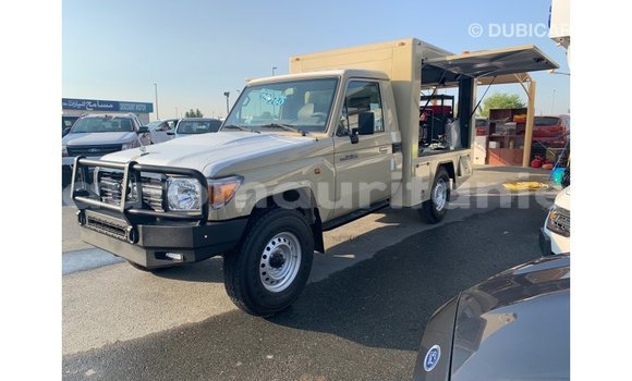Acheter Import Voiture Toyota Land Cruiser Beige à Import - Dubai, Adrar Acheter Import Voiture Toyota Land Cruiser Beige à Import - Dubai, Adrar