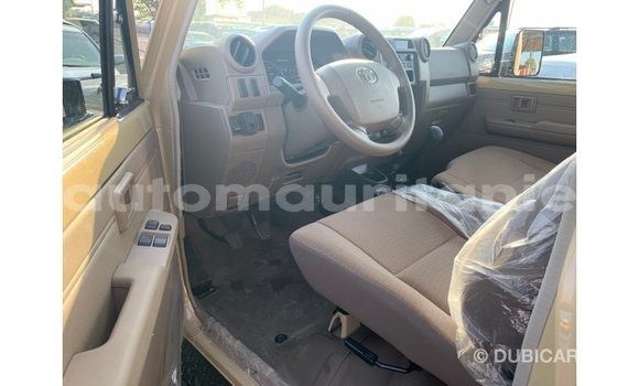 Acheter Import Voiture Toyota Land Cruiser Beige à Import - Dubai, Adrar Acheter Import Voiture Toyota Land Cruiser Beige à Import - Dubai, Adrar