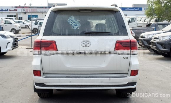 Buy Import Toyota Land Cruiser White Car in Import - Dubai in Adrar Buy Import Toyota Land Cruiser White Car in Import - Dubai in Adrar
