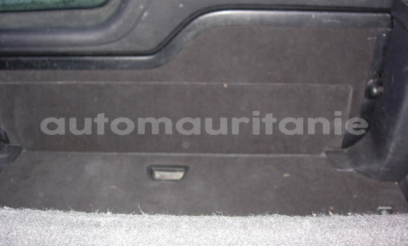 Buy Used Land Rover Discovery Green Car in Boû Gâdoûm in Hodh ech Chargui Buy Used Land Rover Discovery Green Car in Boû Gâdoûm in Hodh ech Chargui