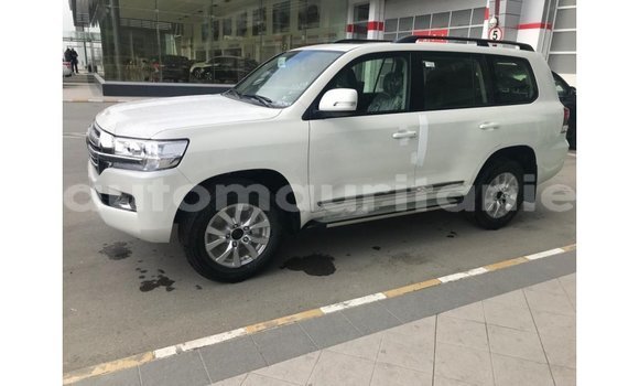 Buy Import Toyota Land Cruiser White Car in Import - Dubai in Adrar Buy Import Toyota Land Cruiser White Car in Import - Dubai in Adrar