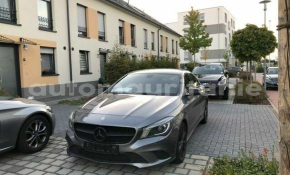 Buy Used Mercedes-Benz 200 Other Car in Guerou in Assaba Buy Used Mercedes-Benz 200 Other Car in Guerou in Assaba