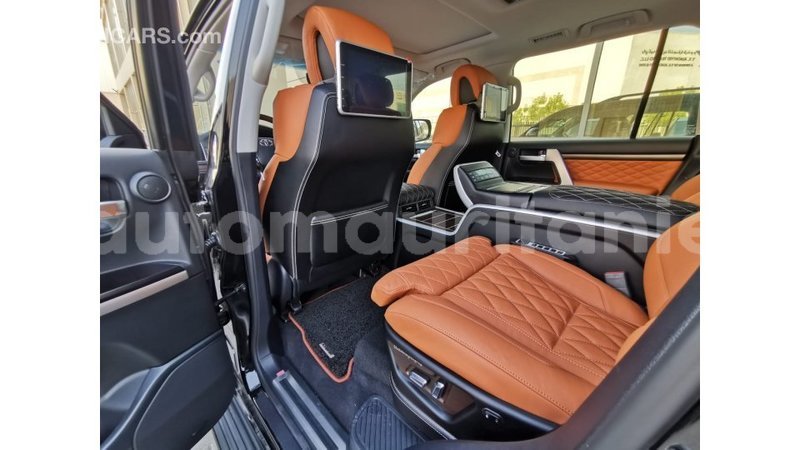 Big with watermark toyota land cruiser adrar import dubai 1685