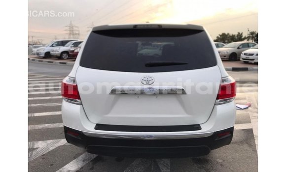 Acheter Import Voiture Toyota Highlander Blanc à Import - Dubai, Adrar Acheter Import Voiture Toyota Highlander Blanc à Import - Dubai, Adrar