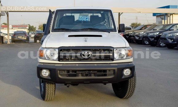 Buy Import Toyota Land Cruiser White Car in Import - Dubai in Adrar Buy Import Toyota Land Cruiser White Car in Import - Dubai in Adrar
