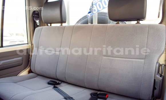 Buy Import Toyota Land Cruiser White Car in Import - Dubai in Adrar Buy Import Toyota Land Cruiser White Car in Import - Dubai in Adrar