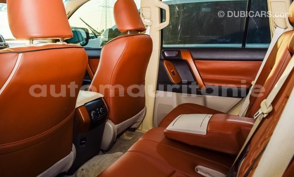 Acheter Import Voiture Toyota Prado Blanc à Import - Dubai, Adrar Acheter Import Voiture Toyota Prado Blanc à Import - Dubai, Adrar