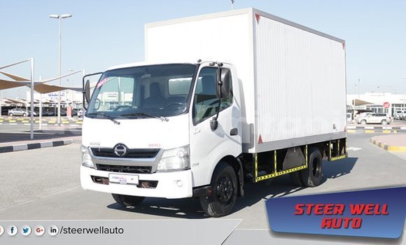 Acheter Import Utilitaire Hino 300 Series Blanc à Import - Dubai, Adrar
